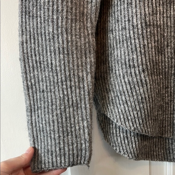 LOFT Chunky Knit Ribbed Wool Blend Gray Sweater w/ Rounded Hem - Size Small - Picture 8 of 13